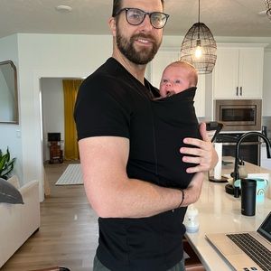 LaLaBu Men’s Large- so fun for new dads! Brand new condition and only worn twice